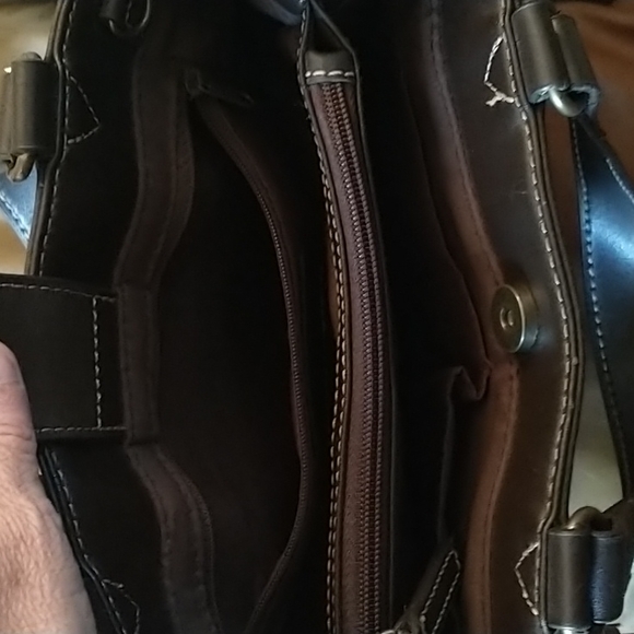 Relic Quality Brand Leather Paisley Handbag - Picture 12 of 13